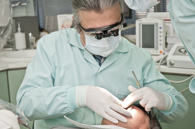 Comment se préparer à une visite chez le dentiste en urgence